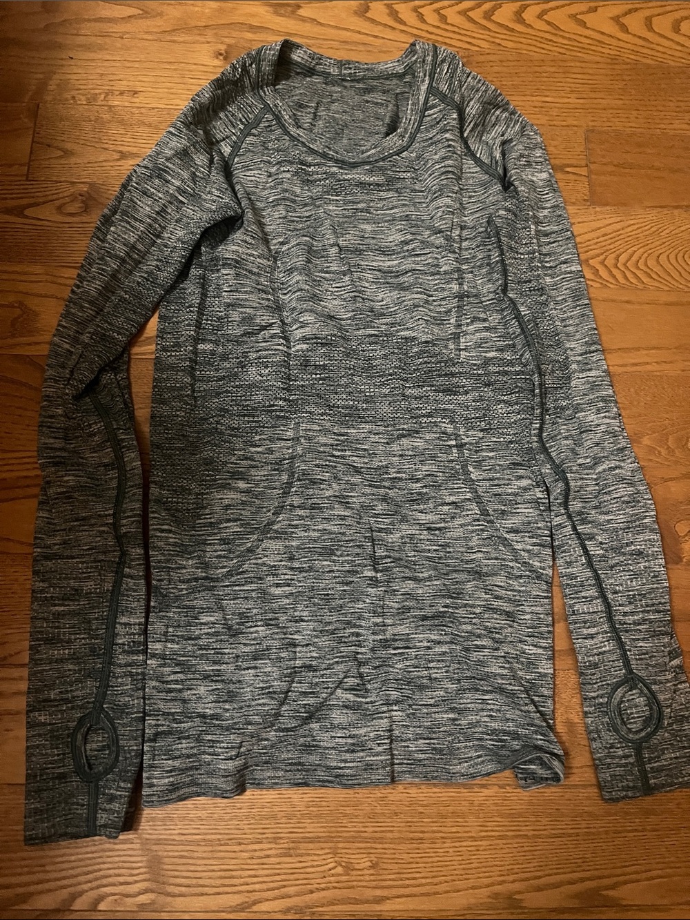 lululemon athletica Heathered Gray Long Sleeve Tee